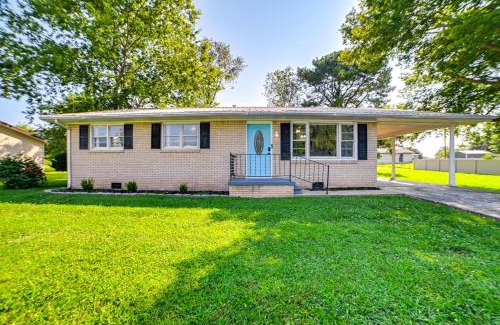 Salem House | Vicks Hunting Lodge Near Fishing and Hiking