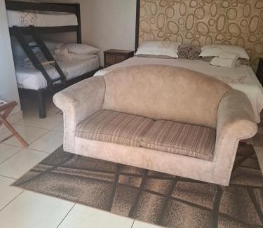 Mogwase Bed & Breakfast | Vicky B Bed and Breakfast