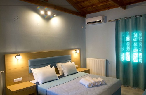 Skala Kallonis Hotel | Vicky Studios
