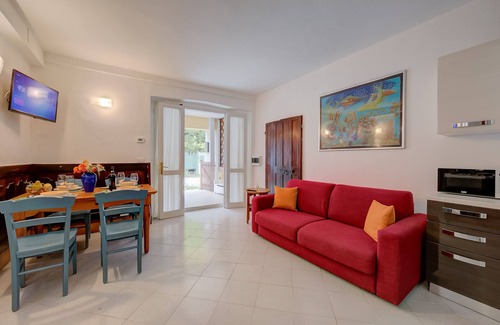 Barbarano Apartment | Vicolo 42-private Terrace-200m Lake, Salò, Italy