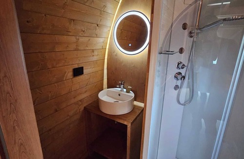 Vicolungo Cabin | VICOLUNGO Glamor Lodge & Spa Ondaland waterpark