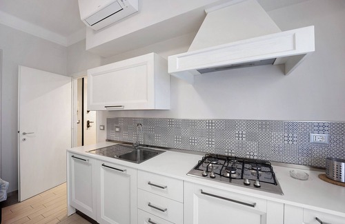 Diano Marina Apartment | 'Victoria Apartments Acquarius' with Balcony, A/C & Wi-Fi