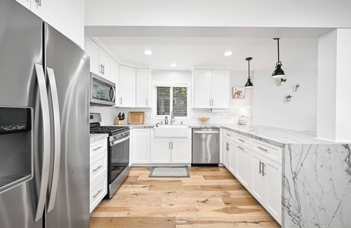 South Laguna Apartment | Victoria Beach Escape w/Outdoor Fire-Pit