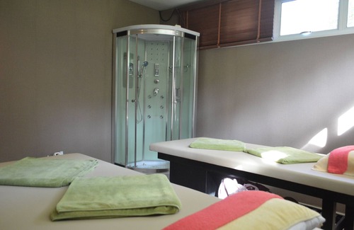 Kawthaung Hotel | Victoria Cliff Hotel & Resort