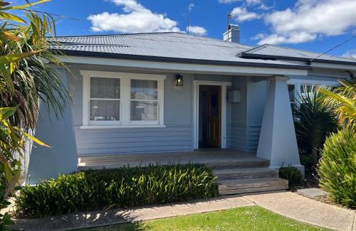 Ulverstone House | Victoria Cottage