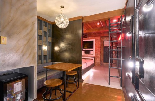 Pasig Hotel | Victoria Court Suites - Pasig