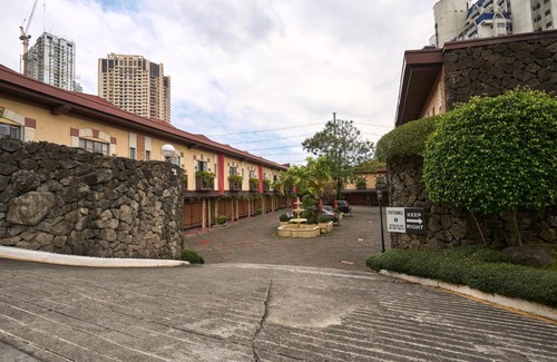 Pasig Hotel | Victoria Court Suites - Pasig