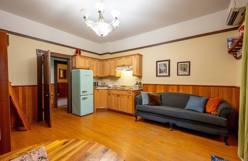 Nelson Hotel | Victoria Falls House Inn