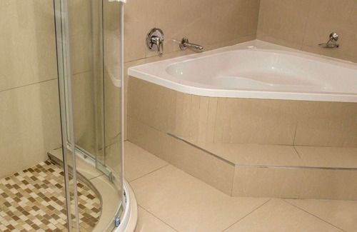 Victoria Bay House | Victoria Heights B and B