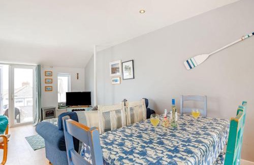 Rhosneigr House | Victoria House