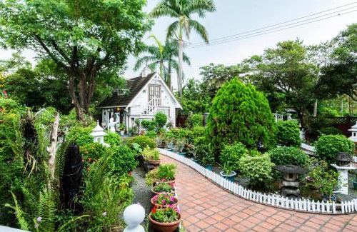 Linluo Villa | Victoria Manor