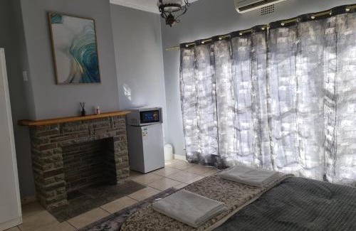 Beaufort West House | Victoria Oaks Beaufort West Guesthouse