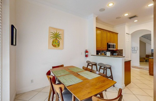 Downtown Fort Lauderdale House | Victoria Park | All-Suite | Roof Deck with Downtown Skyline Views, Patio