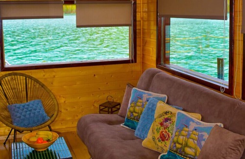 Perucac Cottage | VICTORIA RICH - lake house FREE Mini-bar & Sup boards