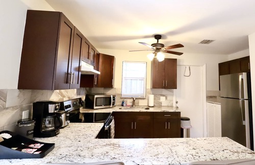 Poinciana Park Apartment | Victoria's Den-Close to airport, Cruiseport, Whole Foods