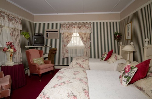 Wolfville Bed & Breakfast | Victoria's Historic Inn