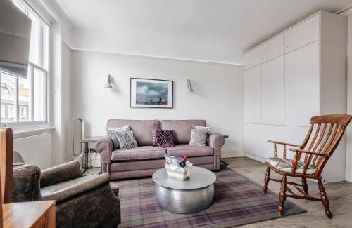 Warwick Apartment | Victoria Violet