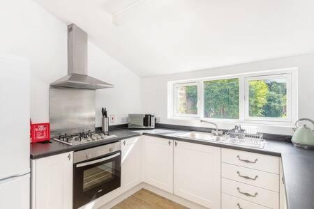 Cambridge House | Victorian 2 Bedroom Home near the river Cam