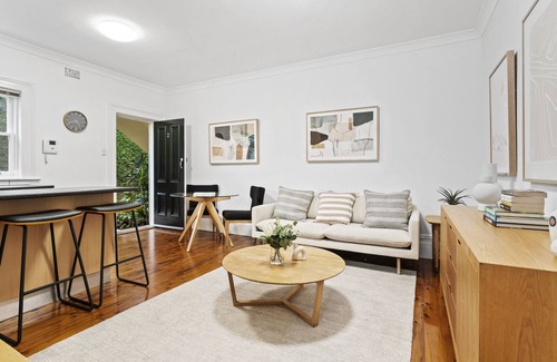 Petersham Apartment | Victorian Apartment in Lifestyle Hotspot