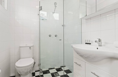Petersham Apartment | Victorian Apartment in Lifestyle Hotspot