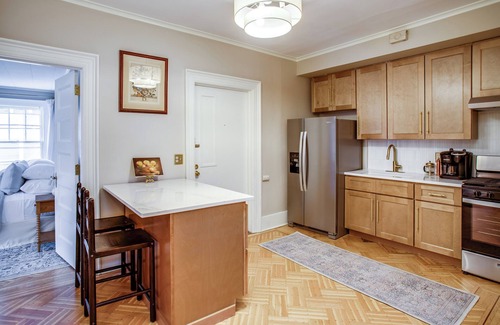 East Avenue Apartment | Victorian Elegance: 2 Bedroom w/King Beds off Park Ave