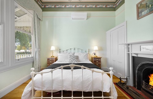 Korumburra House | Victorian Home on Radovick, Pets Welcome!