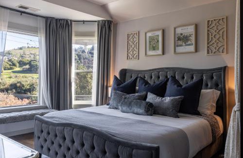Crockett House | Victorian House-30 mins to Napa & SF, Free Pets!