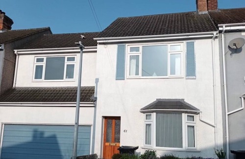 Swindon House | Victorian house in quiet street for 2 - 8. Garage, garden, great touring centre.