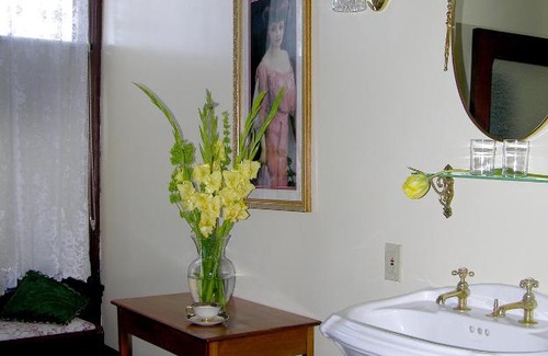 Ferndale Main Street Historic District Hotel | Victorian Inn