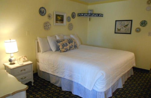 Sparks Hotel | Victorian Inn