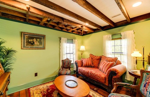 New Bern Apartment | Victorian New Bern Vacation Rental In Downtown!