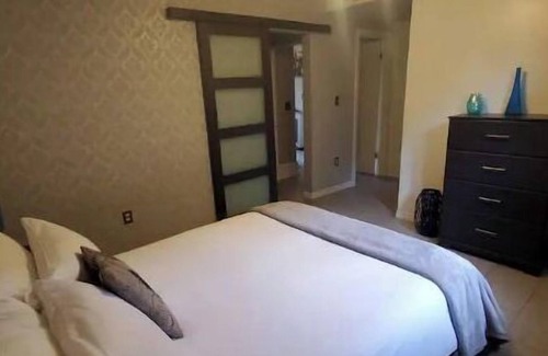 Sudbury Apartment | Victorian Oasis in the city! Great for the whole family.