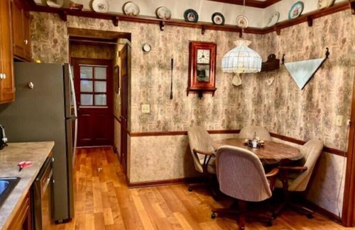 Somerdale Apartment | Victorian Oasis in Mineral City, near Atwood - Deer Hunting - Hot Tub