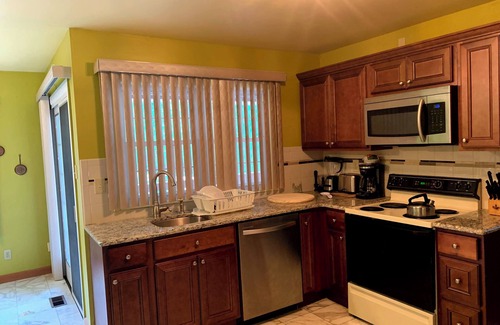 Sicklerville House | Victorian Style 4-Bedroom Treasure where Comfort and Sophistication Awaits!
