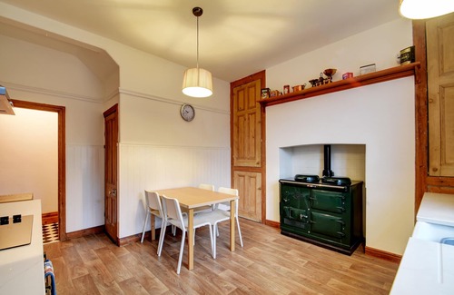 Harrogate House | Victorian townhouse near International Conference Centre/Kings Quarter