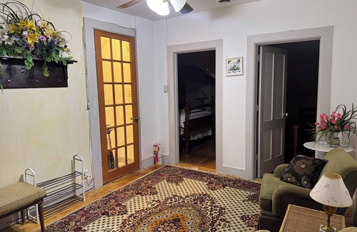 Walton Apartment | Victorian Walk-up 3 bedroom apartment