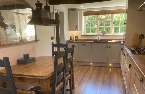 Cottesmore Cottage | VICTORY COTTAGE 5* Gold - Chocolate box cottage