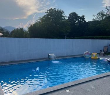 Perucac Apartment | Victory Pool House