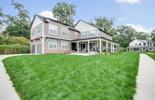 Wooded Estates House | Victory Views Estate:Luxury Retreat for 25+ Guests