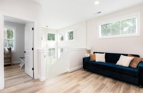 Wooded Estates House | Victory Views Main House:Luxury Home for 20 Guests