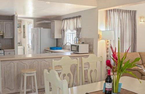 Lascelles Villa | Vida Mejor-Waterfall