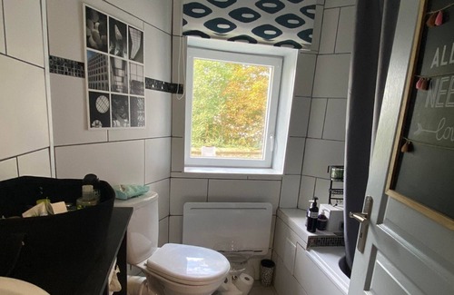 Dernier Sou Apartment | Vieille Ville Fortifiée, Plages à Proximité, Appt Avec Verger