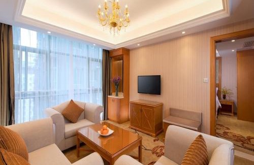 Longhua District Hotel | Vienna Classic Shenzhen Longhua Bus Station