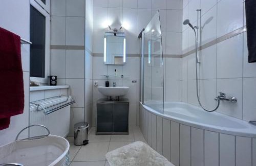 Penzing Apartment | Vienna Design Apartment by Rabe - kostenfreier Parkplatz & Netflix & Coffee-Bar - nahe Schloss Schönbrunn