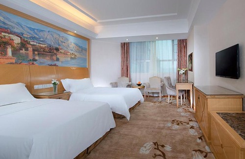 Lincun Hotel | Vienna Hotel Dongguan Tangxia Lincun Square