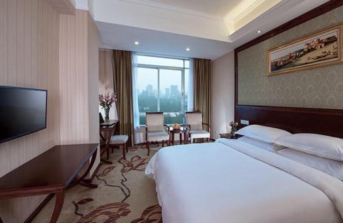 Tianhe Hotel | Vienna Hotel Guangzhou Shaheding Metro Station