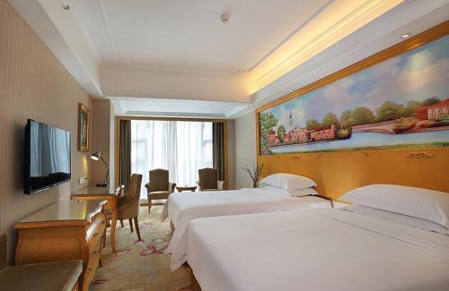 Tianmen Hotel | Vienna Hotel Hubei Tianmen Donghu International