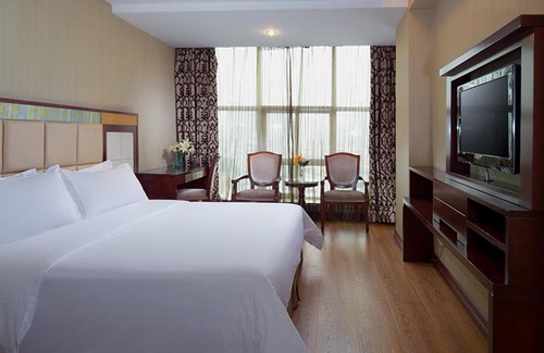 Shenzhen Hotel | Vienna Hotel in Pinghu Square