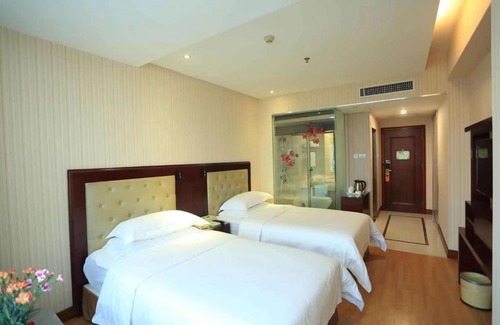 Shenzhen Hotel | Vienna Hotel in Pinghu Square