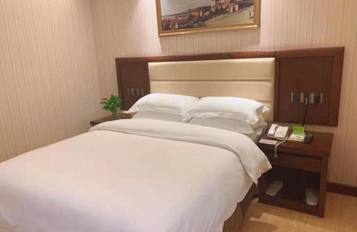 Bao'an Hotel | Vienna Hotel Shenzhen Gongming Bus Station